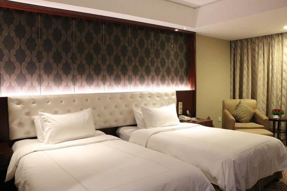 Shu Guang International Hotel Nanquim Exterior foto